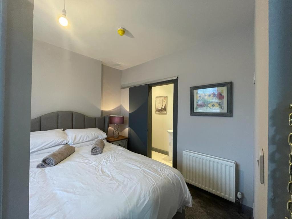 The Corner House. Derry City. 3 Bed, Sleeps 6.ヴィラ エクステリア 写真